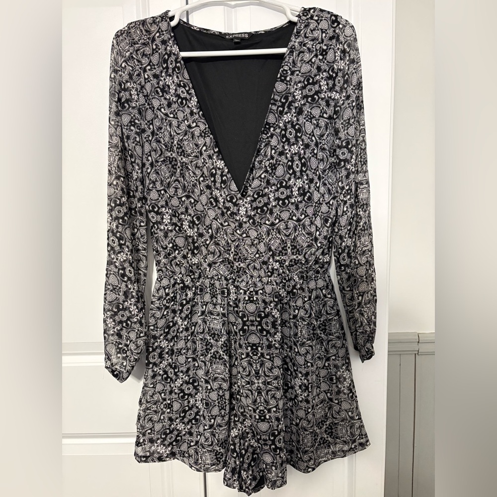 Express Black and White Floral Long Sleeve romper